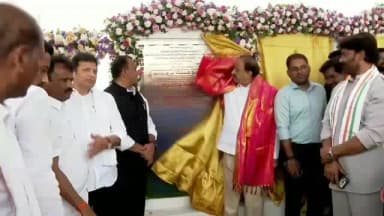 మంథని: మంథనిలో పలు అభివృద్ధి పనులకు శంకుస్థాపన చేసిన మంత్రులు కోమటిరెడ్డి, తుమ్మల నాగేశ్వరరావు, దుద్దిల్ల శ్రీధర్ బాబు