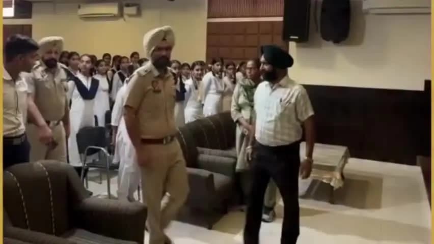 ਤਰਨਤਾਰਨ: ਤਰਨ ਤਾਰਨ ਪੁਲਿਸ ਵੱਲੋਂ ਸ੍ਰੀ ਗੁਰੂ ਹਰਿਕ੍ਰਿਸ਼ਨ ਪਬਲਿਕ ਸਕੂਲ ’ਚ ਸੰਪਰਕ ਮੀਟਿੰਗ