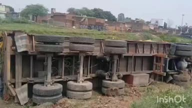 गभाना: हाईवे टोल प्लाजा के पास कंटेनर अनियंत्रित होकर पलटा, हादसे में चालक घायल हुआ