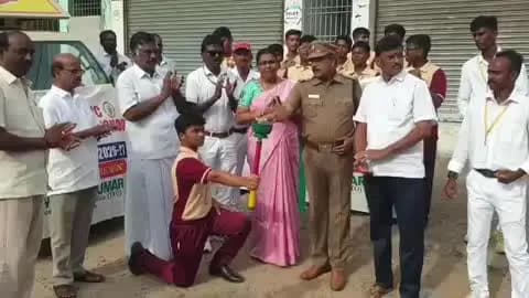அரக்கோணம்: அரக்கோணத்தில் வட்டார அளவிலான தடகளப் போட்டிகள் இரண்டாயிரத்துக்கும் மேற்பட்ட மாணவர்கள் பங்கேற்பு