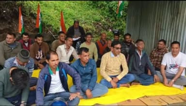 पोखरी: मोहनखाल-चोपता-तुंगनाथ सड़क की मांग पर धरना पांचवे दिन भी जारी