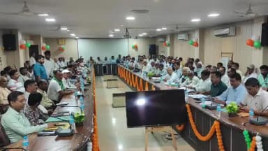 बरेली: किसान दिवस पर गन्ने का बकाया गरमाया, बिजली की शिकायत भी पहुंची; खेती से कमाई बढ़ाने का दिया मंत्र
