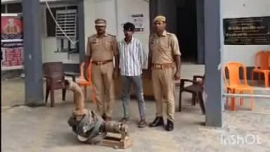 दातागंज: डहरपुर कला गांव के पास चोरी का माल ले जाते हुए चोरों को ग्रामीणों ने पकड़ा, तीन फरार, एक को पुलिस के हवाले किया