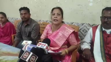 ରାୟଗଡା: ସିଜିମାଳି ବଞ୍ଚାଅ ପାଇଁ ହ୍ୟୁମାନ ରାଇଟ ପ୍ରୋଟେକ୍ସନ ପକ୍ଷରୁ ଅନୁଷ୍ଠିତ ସାମ୍ବାଦିକ ସମ୍ମିଳନୀରେ ଯୋଗଦେଇ ଜୟନ୍ତୀ ମହାନନ୍ଦିଆଙ୍କ ପ୍ରତିକ୍ରିୟା