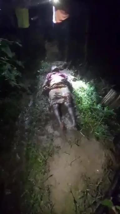 বাঁকুড়া ১: পুড়াকোন্দায় অবৈধ বৈদ্যুতিক তারের স্পর্শে নারী-গরু-মৃত, অভিযুক্ত পলাতক