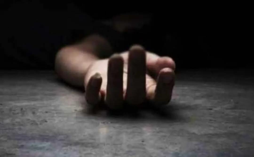 திருவாரூர்: கிணற்றில் தவறி விழுந்த விவசாயி-கூட குடும்ப தகராறால் தொழிலாளி தற்கொலை