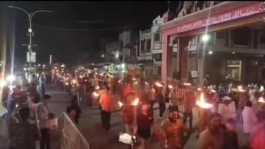 शामगढ़: शामगढ में विश्व हिंदू बजरंग दल ने अखण्ड भारत दिवस पर मशाल यात्रा निकाली