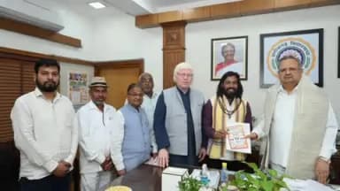 आरंग: मंत्री गुरु खुशवंत साहेब ने विधानसभा अध्यक्ष से मिलकर कांवड़ यात्रा के लिए आमंत्रण पत्र दिया