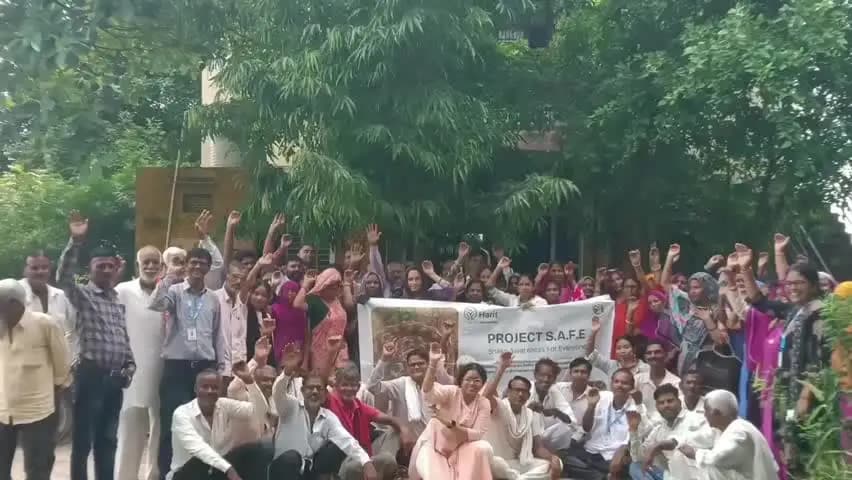 वज़ीरपुर: वजीरपुर के निकटतम रायपुर गांव में सर्पदंश से बचाव के लिए ग्रामीणों को किया गया जागरूक