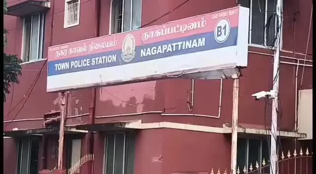 நாகப்பட்டினம்: அந்தணப்பேட்டை பகுதியில் வீட்டுக்கு தெரியாமல் தோழிக்கு தங்க நகை கொடுத்த மாணவி தற்கொலை நாகை நகர போலீசார் வழக்கு பதிவு செய்து விசாரணை