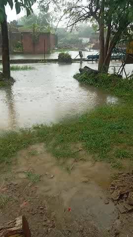 Lagatar barish dikha rhi apna vikral roop