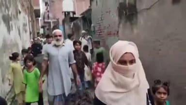 ठाकुरद्वारा: 3 बच्चों की मां को 6 बच्चों के पिता से हुआ प्यार, पंचायत के बाद 9 बच्चों के कुनबे की अनोखी विदाई