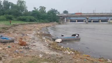 कालिंदीकुंज यमुना नदी का जलस्तर में गिरावट, बाढ़ का खतरा टला