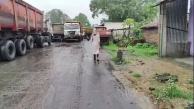 बलौदा: बलौदा-बुड़गहन रोड में कोल ट्रांसपोर्टिंग से बढ़ रही दिक्कत, जिलाधीश को दी गई नो एंट्री की मांग का ज्ञापन