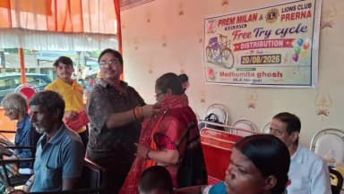 হরিপাল: মানবিকতার স্পর্শে বিশেষভাবে সক্ষমদের পাশে হরিপালের বিধায়িকা মধুমিতা ঘোষ