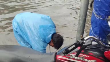 मुज़फ्फरनगर: बारिश में डूबा 45 हजार का मोबाइल, विधायक पंकज मलिक ने दिया नया फोन, लौट आई विशाल के चेहरे पर मुस्कान
