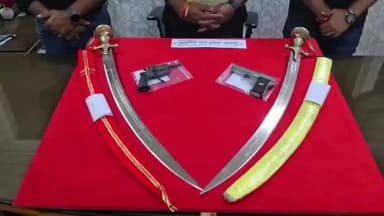 जालना: जालना पोलिसांची मोठी कारवाई; गावठी पिस्तूल, रिव्हॉल्व्हर आणि दोन तलवारींसह तिघे ताब्यात