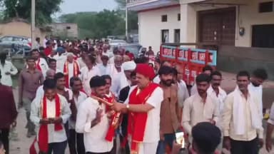 भूपालसागर: भूपालसागर उपखंड के देवड़ों का खेड़ा पहुंचे बद्रीलाल जाट, किसानों से जैविक खेती की अपील की, नुकसान की भरपाई का दिया भरोसा