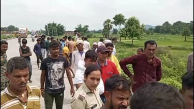 मदनपुर: मिठईया गांव के एक युवक की एनएच-19 किनारे दक्षिणी लेन के समीप शौच के दौरान पैर फिसलने से पईन में गिरकर हुई मौत