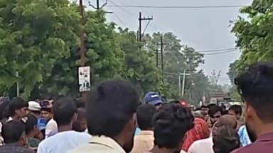 सोरांव: सोरांव इलाके के अकारीपुर स्थित सुमन हॉस्पिटल में जुड़वा बच्चों की मौत, परिजनों ने किया चक्काजाम