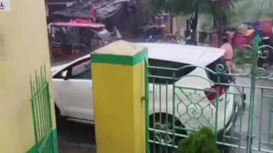 রানাঘাট ১: অসুস্থ বিধায়ককে দেখতে রানাঘাটে এলেন খাদ্যমন্ত্রী