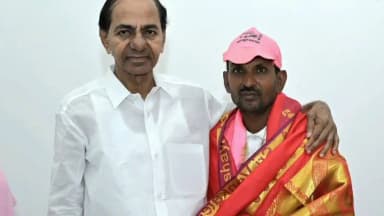 అసిఫాబాద్: 274 కిలోమీటర్ల పాదయాత్ర కెసిఆర్ ను కలిసిన వాంకిడి అభిమానులు