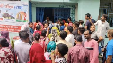 বড়ঞা: অন্নপূর্ণার টাকা না পেয়ে বড়ঞা ব্লক অফিসে মহিলাদের বিক্ষোভ