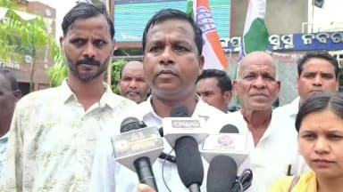 ନବରଙ୍ଗପୁର ପୋଲିସ ଷ୍ଟେସନ: ବିଭିନ୍ନ ମାମଲା ରେ କଂଗ୍ରେସ କର୍ମୀ ଙ୍କୁ ଛନ୍ଦି ବିଜେପି ହୀନ ରାଜନୀତି କରୁଥିବା ସହର ରେ ମତ ଦେଲେ ବରିଷ୍ଠ କଂଗ୍ରେସ ନେତା ଅନାମ ଦିଆନ