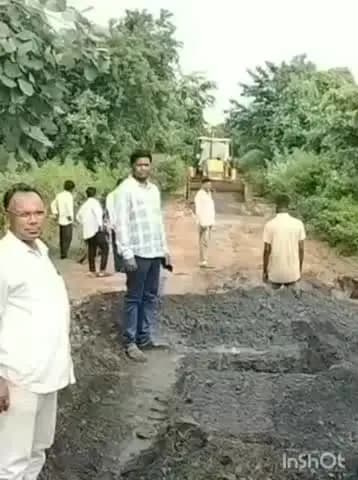 ईचागढ़: कुकुलटांड़ में विधायक सविता महतो की निजी पहल व खर्च से सड़क की मरम्मत शुरू