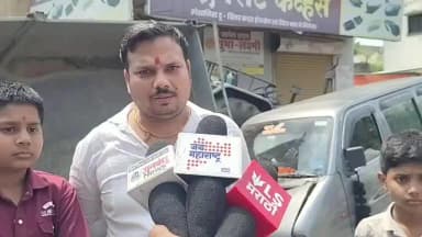 जळगाव: पांडे चौकात भरधाव ट्रॅक्टरचा धडाका; चारचाकीला जोरदार धडक, ट्रॅक्टर जागीच पलटी