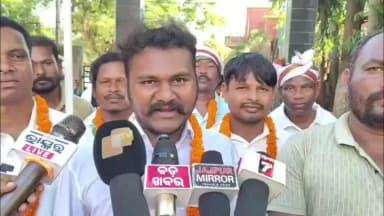 କେନ୍ଦୁଝର ସଦର: ହୋ' ଭାଷାକୁ ଭାରତୀୟ ସମ୍ବିଧାନର ଅଷ୍ଟମ ସୂଚୀରେ ଅନ୍ତର୍ଭୁକ୍ତ କରାଯିବା ସହିତଓଡ଼ିଶା ରାଜ୍ୟରେ ହୋ ଭାଷାକୁ ଦ୍ୱିତୀୟ ରାଜଭାଷାର ମାନ୍ୟତା ପ୍ରଦା