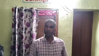 శంకరపట్నం: మొలంగూర్ జీపివోను పట్టుకున్న ఏసీబీ అధికారు, వివరాలు వెళ్లడిస్తున్న ACB DSP గట్ల మహేందర్ రెడ్డి