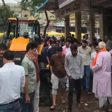 बासोदा: नगर में अतिक्रमण हटाने पहुंची नपा टीम ने दुकानदारों को दो दिन की मोहलत दी