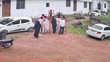 महोबा: भटीपुरा में गर्भवती महिला को तीन तलाक देने के मामले में नया मोड़, ससुराल पक्ष ने मारपीट और जेवर ले जाने का लगाया आरोप