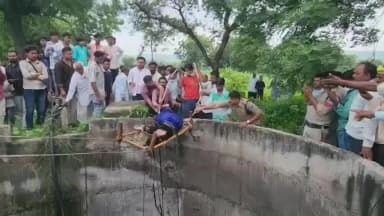 बड़वानी: बड़वानी-सेंधवा स्टेट हाइवे ग्राम सजवानी के धमनई फाटे स्थित कुएं में महिला की लाश मिलने से मचा हड़कंप पहुंची पुलिस