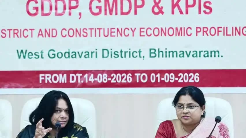 భీమవరం: డేటా ఆధారిత ప్రణాళికలతో అభివృద్ధి లక్ష్యాలు సాధించాలి : ప్రణాళికా శాఖ ప్రత్యేక కార్యదర్శి శాంతి ప్రియ పాండే