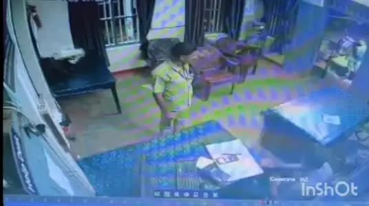കൊല്ലം: മയ്യനാട് കെ എസ് ഇ ബി ജീവനക്കാരന് മർദ്ദനം, സിസിടിവി ദൃശ്യം പുറത്ത്
