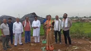 सिमगा: उड़ेला धान संग्रहण केंद्र का कांग्रेसियों ने किया निरीक्षण, तिरपाल से ढका धान भिगा मिला