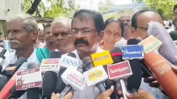 திருச்சி: பால் உற்பத்தி தொகை உயர்த்தாவிட்டால் தொடர் போராட்டம் நடத்தப்படும் மாவட்ட தலைவர் ஆவின் நிறுவனத்தில் பேட்டி