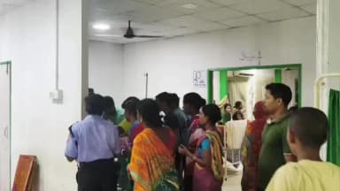ଦେବଗଡ: ଗୁରୁସଙ୍ଗ ଗ୍ରାମରେ ବାର୍ହା ଶିକାର ପାଇଁ ବାଣ ଭିଡୁଥିବା ବେଳେ ବିଷ୍ଫୋରଣ ଘଟି ୨ ଜଣ ଗୁରୁତର ଆହତ