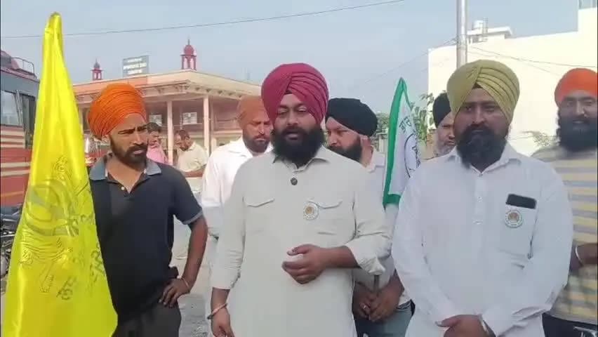 ਗੁਰਦਾਸਪੁਰ: ਕੌਮੀ ਇਨਸਾਫ ਮੋਰਚੇ ਵੱਲੋਂ ਪੰਜਾਬ ਬੰਦ ਦੀ ਕਾਲ ਨੂੰ ਲੈਕੇ ਗੁਰਦਾਸਪੁਰ ਵਿੱਚ ਵੱਖ-ਵੱਖ ਸਿੱਖ ਜਥੇਬੰਦੀਆਂ ਨੇ ਦੁਕਾਨਾਂ ਕਰਾਈਆ ਬੰਦ