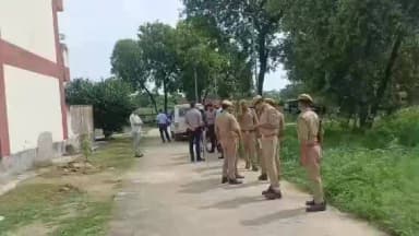 महोली: जवाहर नवोदय विद्यालय में छात्रों ने खुद को कमरे में बंद कर किया विरोध प्रदर्शन, DM से की मुलाकात