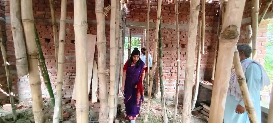 शिवहर: शिवहर में आंगनबाड़ी केंद्र 5-6 सप्ताह में पूर्ण करने का अल्टीमेटम जारी
