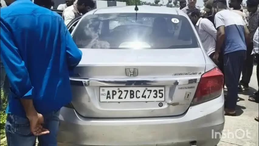 బాపట్ల: భట్టిప్రోలు వద్ద కార్యక్రమాలు, వ్యక్తి మృతి. మరో ఇద్దరికి తీవ్ర గాయాలు