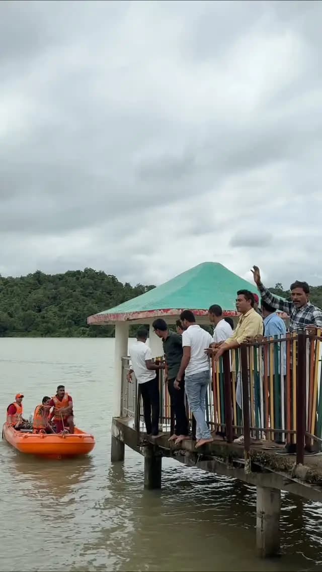 बाढ़ आपदा से निपटने गंगनई जलाशय में किया गया सफल मॉक ड्रिल
एसडीआरएफ, पुलिस, स्वास्थ्य, राजस्व सहित विभिन्न विभागों ने किया समन्वित रेस्क्यू अभ्यास।
#GPM #GaurelaPendraMarwahi #MockDrill #FloodPreparedness #SDRF