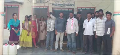 ములుగు: గ్రంథాలయంలో యువతకు ఉచిత మధ్యాహ్న భోజనం ఏర్పాటు చేయాలి