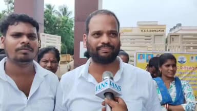 କୁକୁଡାଖଣ୍ଡି: ପାର୍କିଂ ଟେଣ୍ଡର କୁ ନେଇ ଅନିୟମିତତା ଅଭିଯୋଗରେ ଗୋପାଳପୁର ଏନ ଏ ସି କାର୍ଯ୍ୟାଳୟ ସମ୍ମୁଖରେ ଧାରଣା, ପ୍ରତିକ୍ରିୟା ରଖିଲେ ଆପ୍ ନେତା