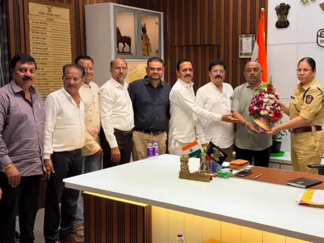 नंदुरबार: सराफ व्यापाऱ्यांच्या वतीने पोलीस अधीक्षकांचा सत्कार व विविध विषयांवर चर्चा