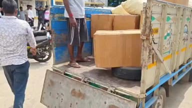 বারুইপুর: বারুইপুর চম্পাহাটি হারাল এলাকায় অভিযান চালিয়ে কয়েক কেজি নিষিদ্ধ শব্দবাজি উদ্ধার করল বারুইপুর থানার পুলিশ