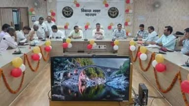 बहराइच: विकास भवन सभागार में कृषि यंत्रों की खरीद के लिए ई-लॉटरी से चयनित किसानों की जानकारी दी उप कृषि निदेशक ने